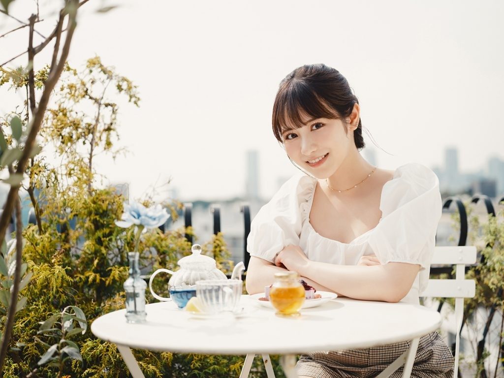 小野六花美好茶光：品鉴蝴蝶花茶，色彩变幻梦幻多姿的时光-91极品番号网